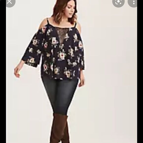 Torrid Floral print lace inset cold shoulder top 1 1x - Picture 2 of 12
